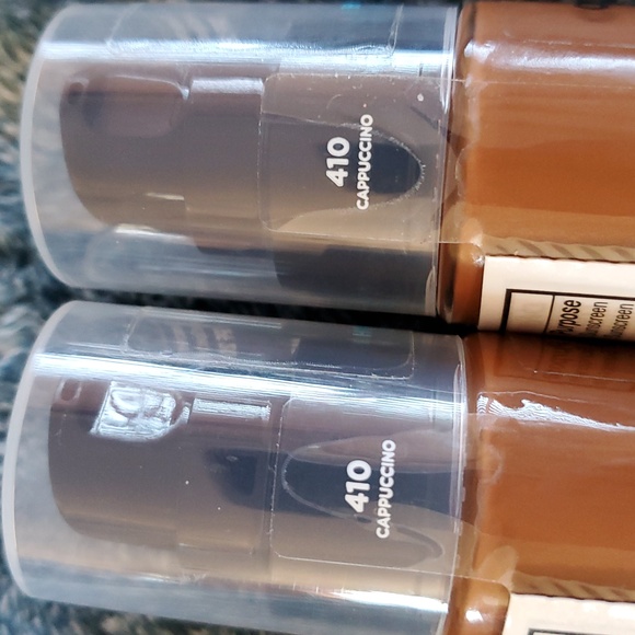 Revlon ColorStay Longwear Makeup Foundation - Shade 410 Cappuccino - Picture 5 of 8